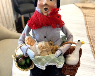 Byers Choice Christmas Carolers, Mother Goose