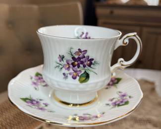 Vtg. Elizabethan Bone China Teacup & Saucer, violet, England