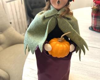 Byers Choice Christmas Carolers