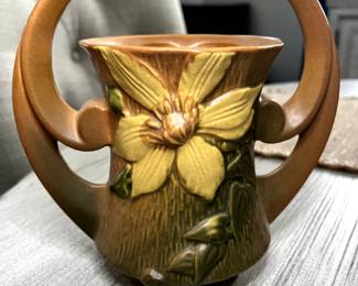 Roseville  1944 Clematis Brown Vase 387-7"