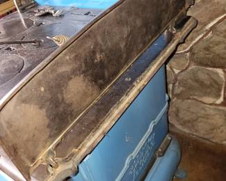 Dimensions=38 " width with side guard up.
44" with side guard down.