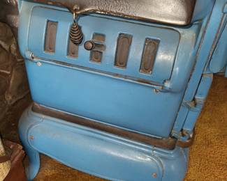 Dimensions=38 " width with side guard up.
44" with side guard down.