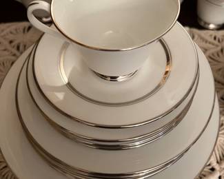 Oxford bone china, “Lexington”