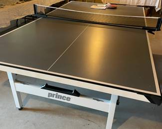 Prince ping pong table with net and accessories - very nice
