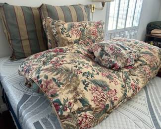Beautiful Ralph Lauren bedding.