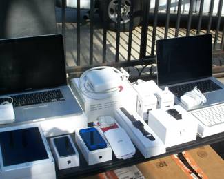 Lots of Macintosh/Apple items