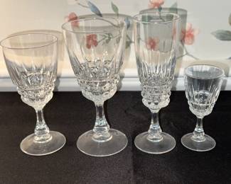 Large set of Cristal d’Arques stemware - 16 red wine, 15 white wine, 11 champagne flutes, 15 cordials 