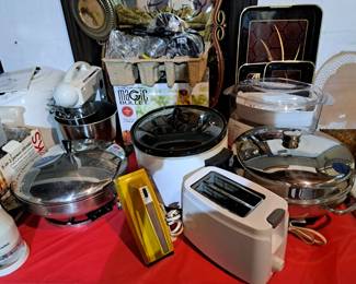 KITCHEN APPLIANCES