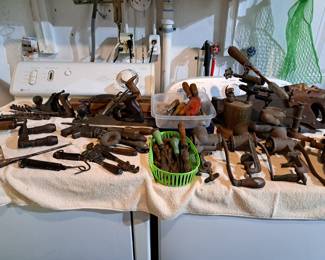 ANTIQUE HAND TOOLS