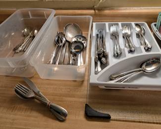 SILVER PLATE FLATWARE SET, SILVER PLATE SERVING PIECES