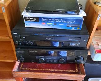 STEREO AND MEDIA EQUIPMENT