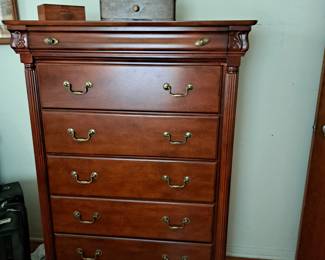 CURRENT STYLE CHEST OF DRAWERS, SHAVING MIRROR