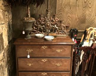 3-drawer chest; umbrella holder