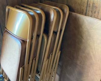 More 6 folding chairs/ card table