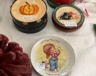 Holiday plates