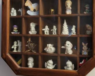 Miniatures - many snowbabies