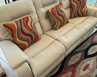 Flexsteel brand new couch. retail price is $4000. Asking $1600