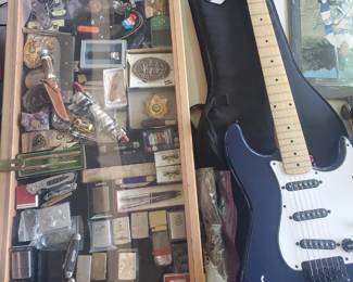 zippos, collectors knives lots of smalls