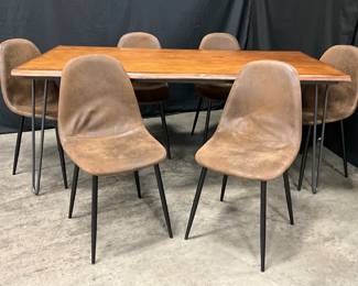 Hairpin Legged Table With Chairs