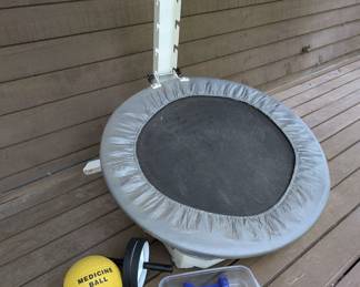 Exercise trampoline