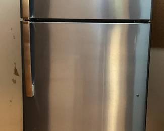 GE Refrigerator