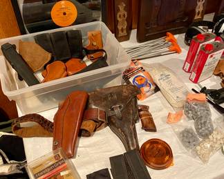 Gun Holsters & Targets / Gun & Shooting Equipment