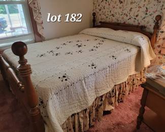 Vintage cannonball full size bed