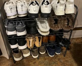 Shoes/Sneakers