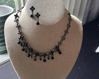 Necklace/Earrings Matching Set