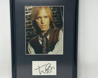 Tom Petty signature and photo (no certificate)