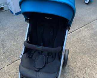 Nuna Stroller - Like New!