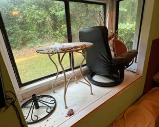 Heart-back bistro chairs with table