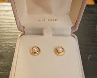 14K Gold Pearl Earrings
