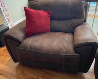 50” CHAIR & A HALF