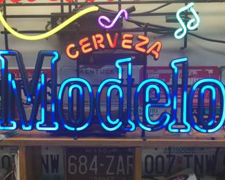 CERVEZA MONDELO NEON