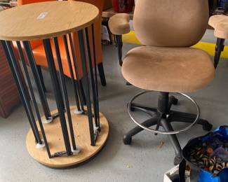 WRAPPING PAPER STATION & NICE OFFICE CHAIR