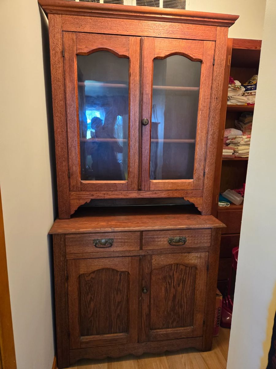 ESTATE SALE IN OLD FARMHOUSE GREAT VINTAGE... starts on 7/10/2024