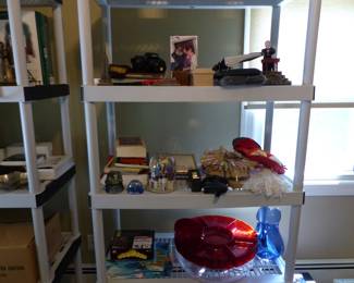 Christmas decorations, wreaths & tree