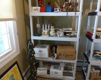 Christmas decorations, wreaths & tree