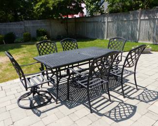 Outdoor table with 6 chairs (no cushions)