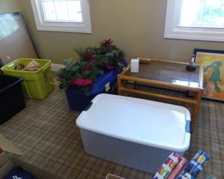 Christmas decorations, wreaths & tree, rattan table