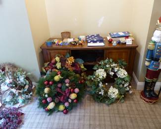 Christmas decorations, wreaths & tree, furniture
