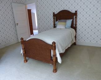 Wicker twin bed