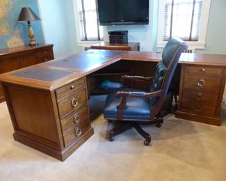 Executive leather top L shaped desk, leather desk chair