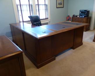 Executive leather top L shaped desk, leather desk chair