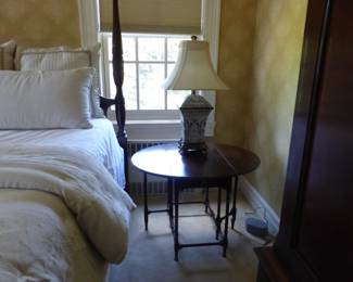 Pair of side tables, lamps