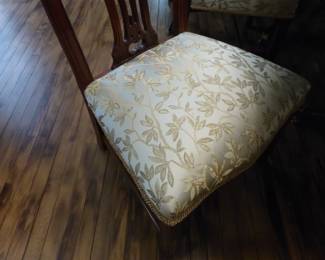 Virginia Galleries Henkel-Harris large mahogany 4 pedestal dining table with 12 stunning chairs in gorgeous condition