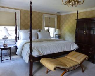 Mahogany 4 poster king size bed, bench, pair of side tables, lamps, bench
