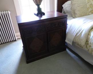 Tommy Bahama king size bed & pair of night tables, lamps