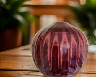 1979 4" glass vase by listed artist ART REED $195 or bid #109